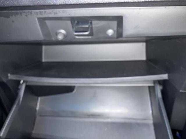 セレナ ｅパワーハイウェイスターＶ　保証書／純正　１０インチ　ＳＤナビ／フリップダウンモニター／インテリジェントルームミラー／エマージェンシーブレーキ／両側電動スライドドア／アラウンドビューモニター／車線逸脱防止支援システム　ＤＶＤ再生（37枚目）