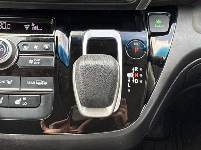 フリードハイブリッド ハイブリッドＧホンダセンシング　保証書／純正　９インチ　ＳＤナビ／衝突安全装置／両側電動スライドドア／シートヒーター　前席／車線逸脱防止支援システム／シート　ハーフレザー／ドライブレコーダー　前後／ヘッドランプ　ＬＥＤ　バックカメラ（17枚目）