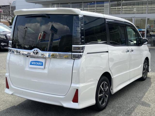 ヴォクシー ＺＳキラメキ３　新品タイヤ／保証書／純正　１０インチ　ＳＤナビ／フリップダウンモニター　純正　１２．８インチ／トヨタセーフティセンス／両側電動スライドドア／車線逸脱防止支援システム／シート　ハーフレザー　バックカメラ（3枚目）