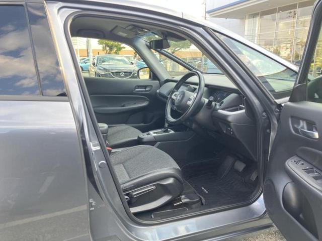 フィット eHEVホーム 新品タイヤ/保証書/純正 9インチ SDナビ/衝突安全装置/車線逸脱防止支援システム/シート ハーフレザー/ドライブレコーダー 前後/ヘッドランプ LED/Bluetooth接続/ETC バックカメラ(4枚目)