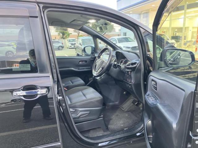 ヴォクシー ＺＳキラメキ　保証書／社外　９インチ　ＳＤナビ／フリップダウンモニター　社外　１０．１インチ／両側電動スライドドア／ドライブレコーダー　社外／ヘッドランプ　ＬＥＤ／Ｂｌｕｅｔｏｏｔｈ接続／ＥＴＣ　バックカメラ（4枚目）