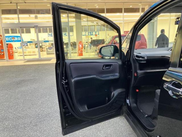 ヴォクシー ＺＳキラメキ　保証書／社外　９インチ　ＳＤナビ／フリップダウンモニター　社外　１０．１インチ／両側電動スライドドア／ドライブレコーダー　社外／ヘッドランプ　ＬＥＤ／Ｂｌｕｅｔｏｏｔｈ接続／ＥＴＣ　バックカメラ（25枚目）