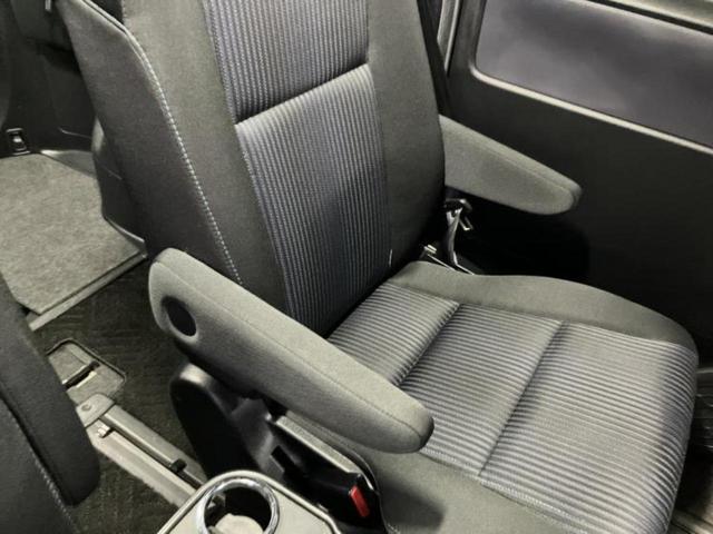 ヴォクシー ＺＳキラメキ　保証書／社外　９インチ　ＳＤナビ／フリップダウンモニター　社外　１０．１インチ／両側電動スライドドア／ドライブレコーダー　社外／ヘッドランプ　ＬＥＤ／Ｂｌｕｅｔｏｏｔｈ接続／ＥＴＣ　バックカメラ（35枚目）