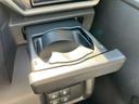 WECARSの展示場では実際に見て、触ってお車をお選びいただけます!知識の豊富な営業スタッフが様々なカーライフをご提案いたします!