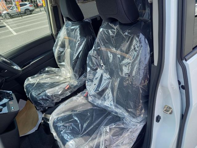 セレナ ｅ－パワー　ハイウェイスターＶ　ニッサンコネクトナビ　アラウンドビューモニター　デジタルインナーミラー　ＥＴＣ２．０　ＳＯＳコール　ＬＥＤヘッドライト　ＡＣ１００Ｖ１５００Ｗコンセント　ホットプラスパッケージ（寒冷地仕様）（36枚目）