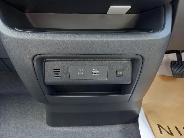 セレナ ｅ－パワー　ハイウェイスターＶ　ニッサンコネクトナビ　アラウンドビューモニター　デジタルインナーミラー　ＥＴＣ２．０　ＳＯＳコール　ＬＥＤヘッドライト　ＡＣ１００Ｖ１５００Ｗコンセント　ホットプラスパッケージ（寒冷地仕様）（47枚目）