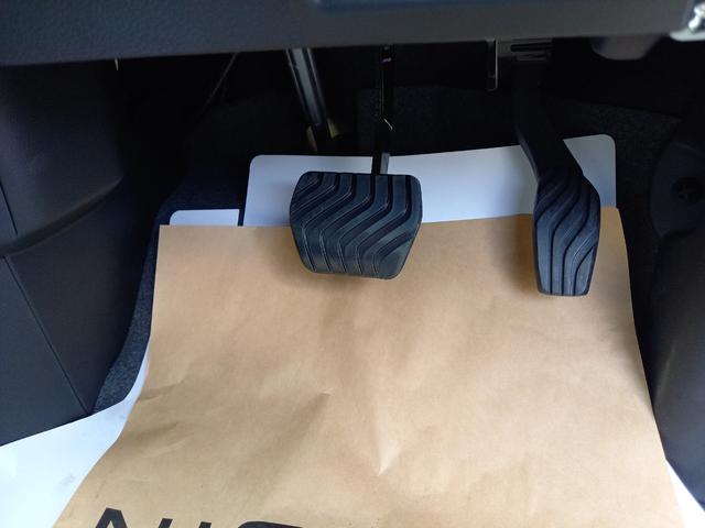 セレナ ｅ－パワー　ハイウェイスターＶ　ニッサンコネクトナビ　アラウンドビューモニター　デジタルインナーミラー　ＥＴＣ２．０　ＳＯＳコール　ＬＥＤヘッドライト　ＡＣ１００Ｖ１５００Ｗコンセント　ホットプラスパッケージ（寒冷地仕様）（56枚目）