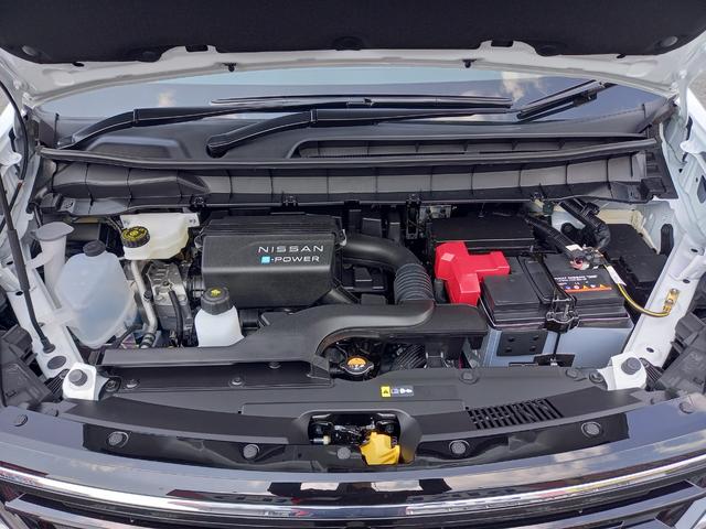 セレナ ｅ－パワー　ハイウェイスターＶ　ニッサンコネクトナビ　アラウンドビューモニター　デジタルインナーミラー　ＥＴＣ２．０　ＳＯＳコール　ＬＥＤヘッドライト　ＡＣ１００Ｖ１５００Ｗコンセント　ホットプラスパッケージ（寒冷地仕様）（58枚目）