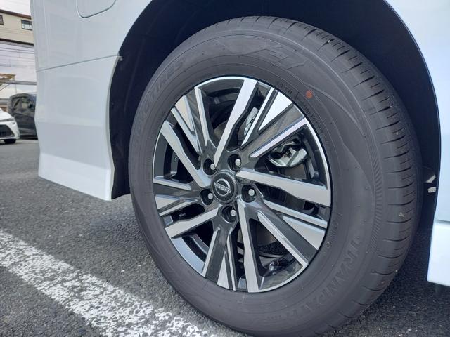 セレナ ｅ－パワー　ハイウェイスターＶ　ニッサンコネクトナビ　アラウンドビューモニター　デジタルインナーミラー　ＥＴＣ２．０　ＳＯＳコール　ＬＥＤヘッドライト　ＡＣ１００Ｖ１５００Ｗコンセント　ホットプラスパッケージ（寒冷地仕様）（69枚目）