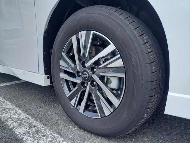 セレナ ｅ－パワー　ハイウェイスターＶ　ニッサンコネクトナビ　アラウンドビューモニター　デジタルインナーミラー　ＥＴＣ２．０　ＳＯＳコール　ＬＥＤヘッドライト　ＡＣ１００Ｖ１５００Ｗコンセント　ホットプラスパッケージ（寒冷地仕様）（70枚目）