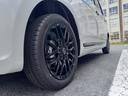 純正15インチアルミホイールを装備してます。タイヤサイズは165/55R15です。