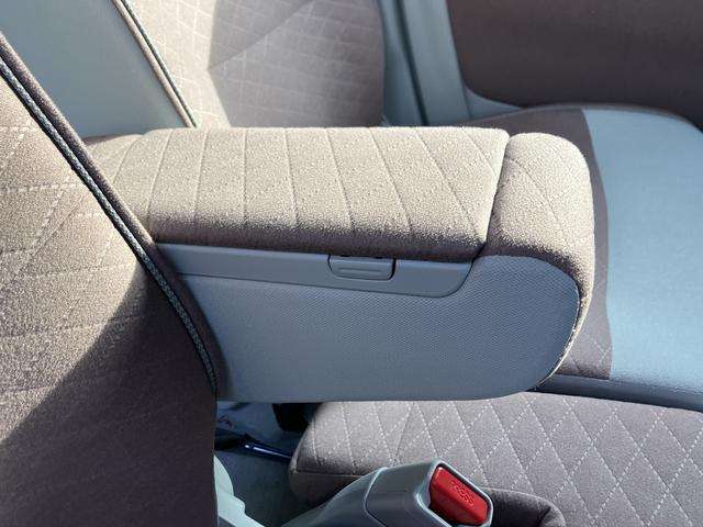 アルトラパン Ｘ　５型　元試乗車　前後衝突被害軽減ブレーキ　元試乗車　バックモニター付オーディオ　オーディオスイッチ　キーレスプッシュスタート　ＬＥＤヘッドライト　フルオートエアコン　アルミホイール（52枚目）