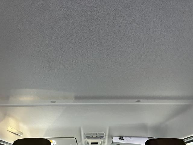 ジムニー ＸＣ　元試乗車　パートタイム４ＷＤ　元試乗車　パートタイム４ＷＤ　前方衝突被害軽減ブレーキ　オーディオレス　オーディオスイッチ　クルーズコントロール　キーレスプッシュスタート　ＬＥＤヘッドライト　フォグランプ　アルミホイール（12枚目）