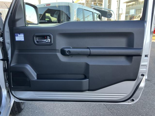 ジムニー ＸＣ　元試乗車　パートタイム４ＷＤ　元試乗車　パートタイム４ＷＤ　前方衝突被害軽減ブレーキ　オーディオレス　オーディオスイッチ　クルーズコントロール　キーレスプッシュスタート　ＬＥＤヘッドライト　フォグランプ　アルミホイール（66枚目）