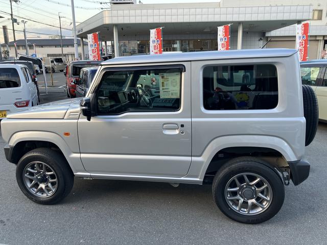 ジムニー ＸＣ　パートタイム４ＷＤ　パートタイム４ＷＤ　前方衝突被害軽減ブレーキ　オーディオスイッチ　クルーズコントロール　オーディオレス　キーレスプッシュスタート　両席シートヒーター　アルミホイール（5枚目）