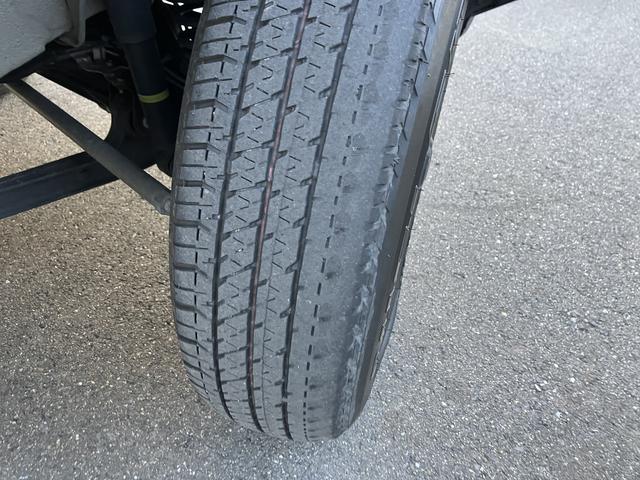 ジムニー ＸＣ　パートタイム４ＷＤ　パートタイム４ＷＤ　前方衝突被害軽減ブレーキ　オーディオスイッチ　クルーズコントロール　オーディオレス　キーレスプッシュスタート　両席シートヒーター　アルミホイール（20枚目）