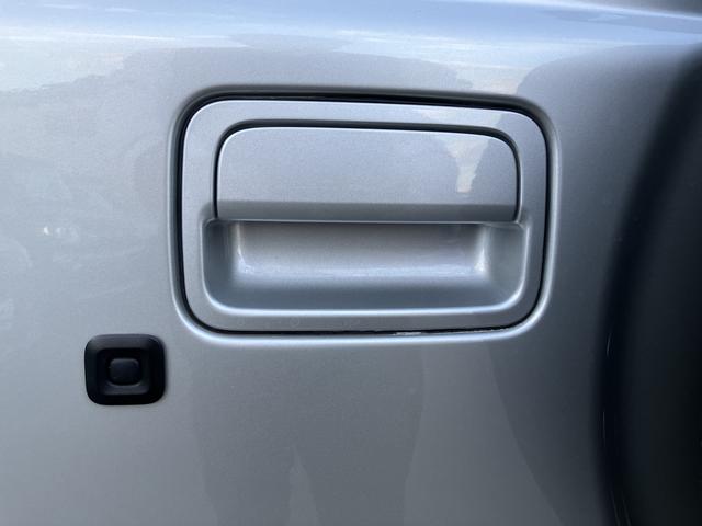 ジムニー ＸＣ　パートタイム４ＷＤ　パートタイム４ＷＤ　前方衝突被害軽減ブレーキ　オーディオスイッチ　クルーズコントロール　オーディオレス　キーレスプッシュスタート　両席シートヒーター　アルミホイール（30枚目）