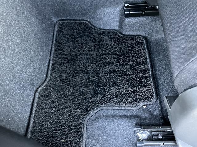 ジムニー ＸＣ　パートタイム４ＷＤ　パートタイム４ＷＤ　前方衝突被害軽減ブレーキ　オーディオスイッチ　クルーズコントロール　オーディオレス　キーレスプッシュスタート　両席シートヒーター　アルミホイール（69枚目）