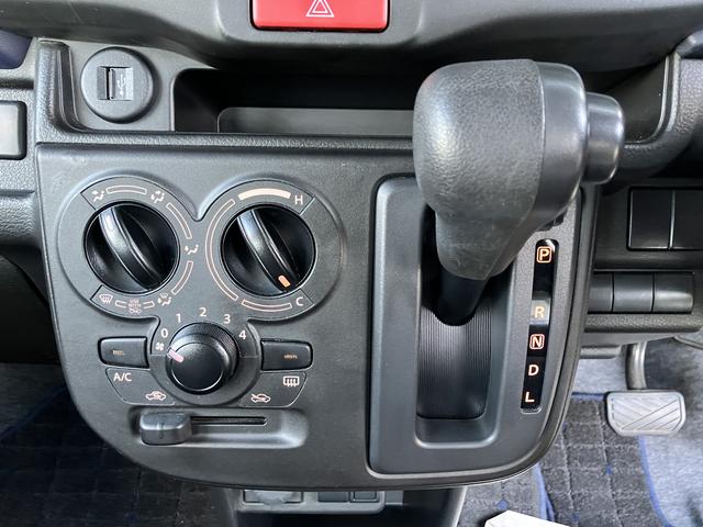 アルト Ｌ　２型　バックカメラ付モニターオーディオ　前後衝突被害軽減ブレーキ　バックカメラ付モニターオーディオ　ステアリングオーディオスイッチ　運転席シートヒーター　マニュアルエアコン　キーレスエントリー（11枚目）