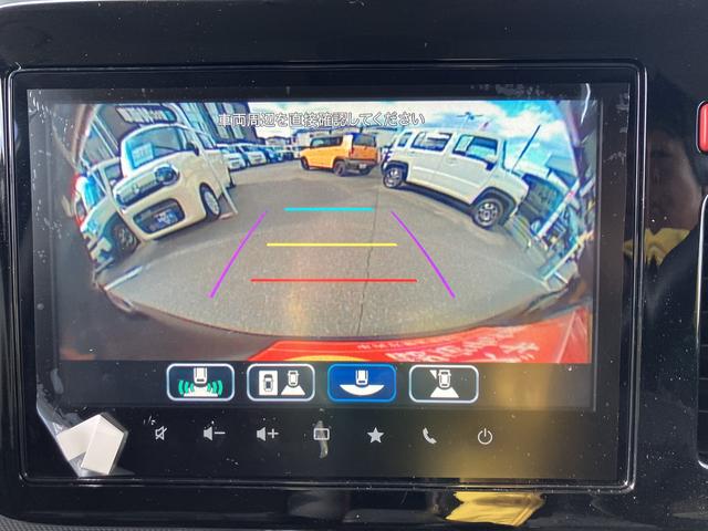 �Ԃ̑O�㍶�E�ɂS�̃J������ݒu�B�Ԃ�^�ォ�猩���悤�ȉf�����f���o���Ă����J�[�i�r�Q�[�V�����t�B