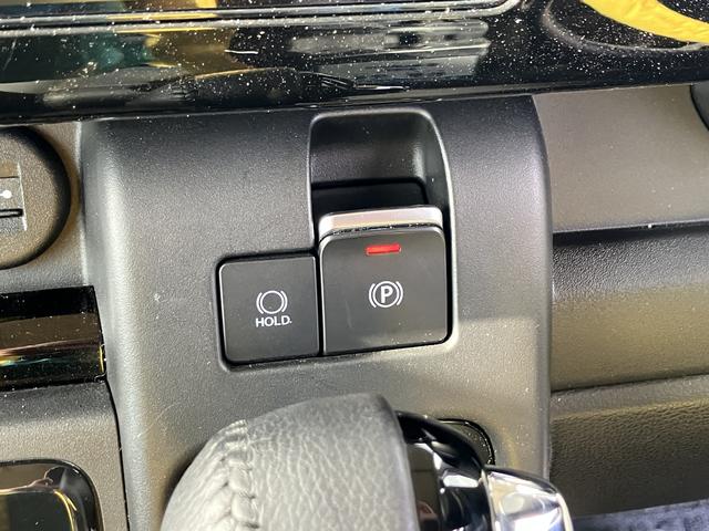 �X�C�b�`�ЂƂŊȒP�ɑ���ł���d���p�[�L���O�u���[�L�𓋍ځB�V�t�g�����A�N�Z���ƘA�����ăp�[�L���O�u���[�L���쓮�E��������邽�߁A�X���[�Y�Ȕ��i���\�ɂȂ�܂��B