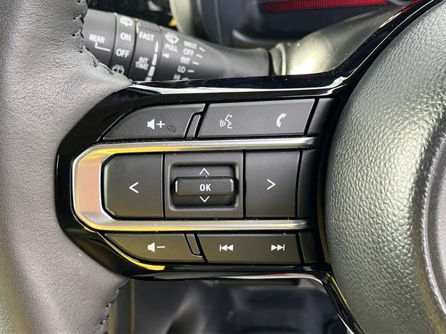 �i�r��I�[�f�B�I�{�̂�G�炸�ɉ��ʂ�ς�����ԑg��Ȃ̕ύX���o����X�e�A�����O�I�[�f�B�I�X�C�b�`�����[�^�[���̃}���`�C���t�H���[�V�����f�B�X�v���C�̑���������炩��s���܂��B