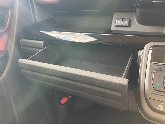 ������ɂ͈����o�����̎��[�g���C���t���Ă��܂��B