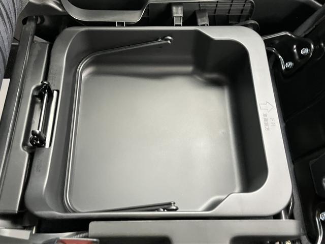 ����ȉ��ɂ͑�^�̃V�[�g�A���_�[�{�b�N�X����������Ă���ו����X�b�L�����[�o���܂���