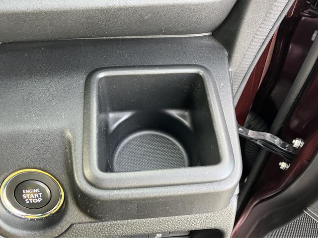 ���p�b�N�Ή��̃h�����N�z���_�[���^�]�ȑ��ɑ����B�T�O�O�����̃p�b�N���������肵�Ēu����D����̂ł��B�g��Ȃ����̓X�b�L�����[�ł�������o�����ŁA�C���p�l�̃f�U�C�����𑹂Ȃ�Ȃ��@�\�I�Ȑ݌v�ł��B