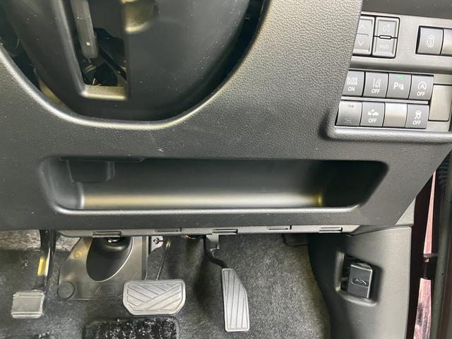 �^�]�Ȃ̑����ɂ��֗��ȃA���_�[�g���C�𑕔��B�u���ꏊ�ɍ���J�[�h�P�[�X��܂��ݎP�Ȃǂ��X�}�[�g�Ɏ��[�ł��܂��B�f�b�h�X�y�[�X��L�����p�����������@�\�ł��B