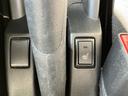 運転席座面にシートヒーター標準装備しました♪♪寒い冬の季節には大活躍の装備です☆