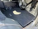 純正フロアマット付きです。