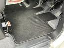 純正フロアマット付きです。