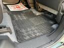 純正フロアマット付きです。