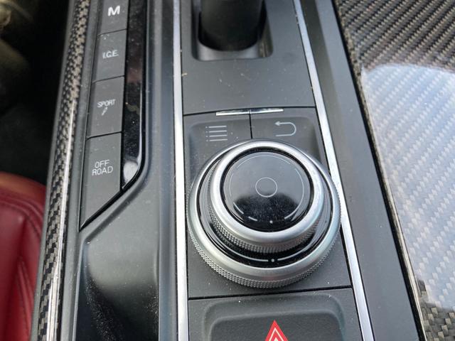 ベースグレード　４ＷＤ　左ハンドル　ディーラー車　禁煙車　赤レザーシート　オプション２１インチアルミホイール　ナビ　全周囲カメラ　フルセグＴＶ　衝突軽減システム　ＥＴＣ　ドラレコ　シートエアコン　パワーシート(46枚目)