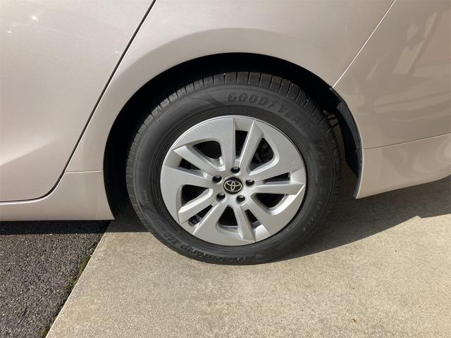 プリウス S バックカメラ ETC アイドリングストップ LEDヘッドランプ キーレス スマートキー 運転席・助手席エアバッグ(12枚目)