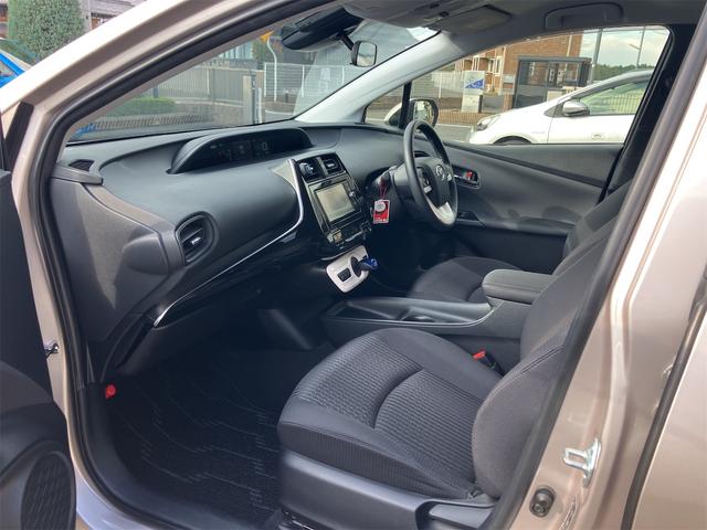 プリウス S バックカメラ ETC アイドリングストップ LEDヘッドランプ キーレス スマートキー 運転席・助手席エアバッグ(15枚目)