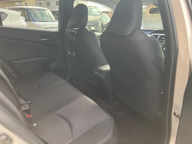 プリウス S バックカメラ ETC アイドリングストップ LEDヘッドランプ キーレス スマートキー 運転席・助手席エアバッグ(19枚目)