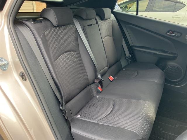 プリウス S バックカメラ ETC アイドリングストップ LEDヘッドランプ キーレス スマートキー 運転席・助手席エアバッグ(20枚目)