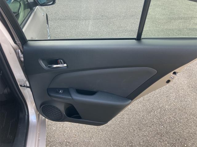 プリウス S バックカメラ ETC アイドリングストップ LEDヘッドランプ キーレス スマートキー 運転席・助手席エアバッグ(21枚目)