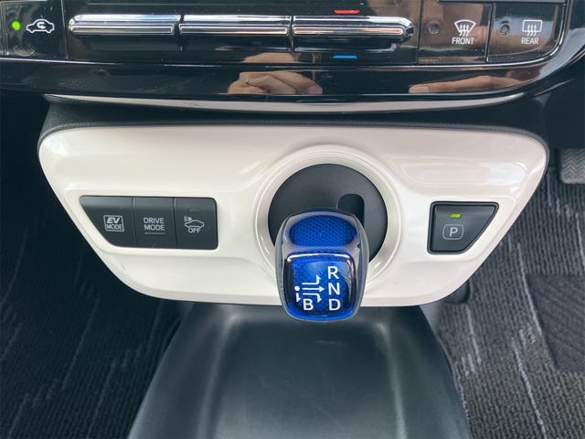 プリウス S バックカメラ ETC アイドリングストップ LEDヘッドランプ キーレス スマートキー 運転席・助手席エアバッグ(28枚目)