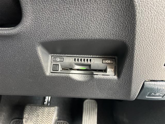 プリウス S バックカメラ ETC アイドリングストップ LEDヘッドランプ キーレス スマートキー 運転席・助手席エアバッグ(30枚目)