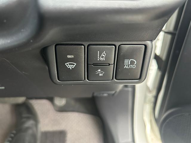 L 安全ブレーキ・ETC・Bカメラ・メモリーナビ・Bluetooth・SD・オートエアコン・オートハイビーム・プロジェクターヘッドライト・ウインカードアミラー・アイドリングストップ(10枚目)