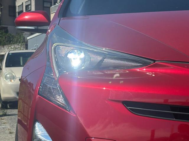 プリウス Ｓツーリングセレクション　トヨタセーフティーセンス・純正ナビ・バックカメラ・ビルトインＥＴＣ・プッシュスタート・クルコン・スマートキー・シートヒーター・レザーシート・ＬＥＤヘッド・純正アルミ・フォグランプ・横滑り防止装置！（11枚目）