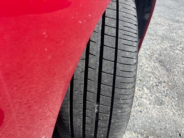 プリウス Ｓツーリングセレクション　トヨタセーフティーセンス・純正ナビ・バックカメラ・ビルトインＥＴＣ・プッシュスタート・クルコン・スマートキー・シートヒーター・レザーシート・ＬＥＤヘッド・純正アルミ・フォグランプ・横滑り防止装置！（17枚目）