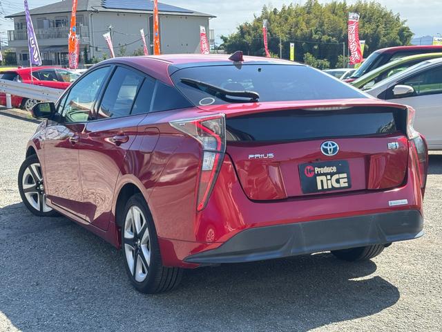 プリウス Ｓツーリングセレクション　トヨタセーフティーセンス・純正ナビ・バックカメラ・ビルトインＥＴＣ・プッシュスタート・クルコン・スマートキー・シートヒーター・レザーシート・ＬＥＤヘッド・純正アルミ・フォグランプ・横滑り防止装置！（21枚目）