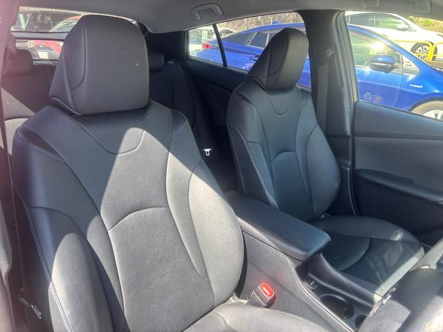 プリウス Ｓツーリングセレクション　トヨタセーフティーセンス・純正ナビ・バックカメラ・ビルトインＥＴＣ・プッシュスタート・クルコン・スマートキー・シートヒーター・レザーシート・ＬＥＤヘッド・純正アルミ・フォグランプ・横滑り防止装置！（52枚目）