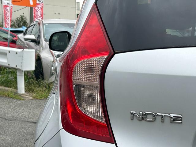 ノート Ｘ　プッシュスタート・スマートキー・オーディオ・電動格納ミラー・アイドリングストップ・パワーウィンドウ・エアバック・パワステ（22枚目）