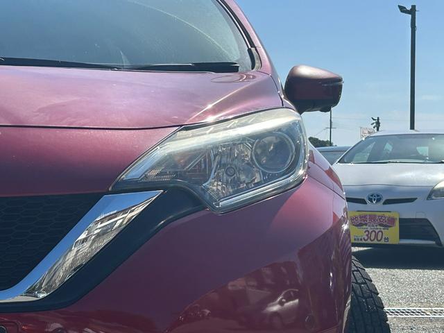 ノート Ｘ　アラウンドビューモニター・エマージェンシーブレーキ・純正ナビ・ＥＴＣ・社外アルミホイール・プッシュスタート・コーナーセンサー・レーンキープ・デジタルインナーミラー・スマートキー・オートエアコン（10枚目）
