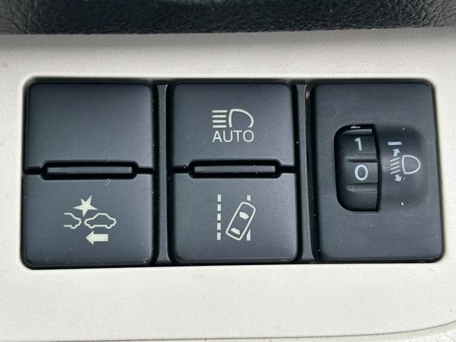 シエンタ Ｘ　Ｂｌｕｅｔｏｏｔｈ・ＥＴＣ・ＬＥＤライト・衝突軽減・横滑り防止・Ｂカメラ・レーンキープ・三列シート・ウォークスルー　・レーンキープ・フルフラット・アイドリングストップ・オートハイビーム・メモリーナビ（33枚目）